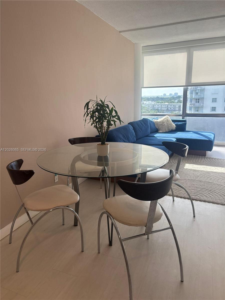 KING COLE CONDO - Residential Lease