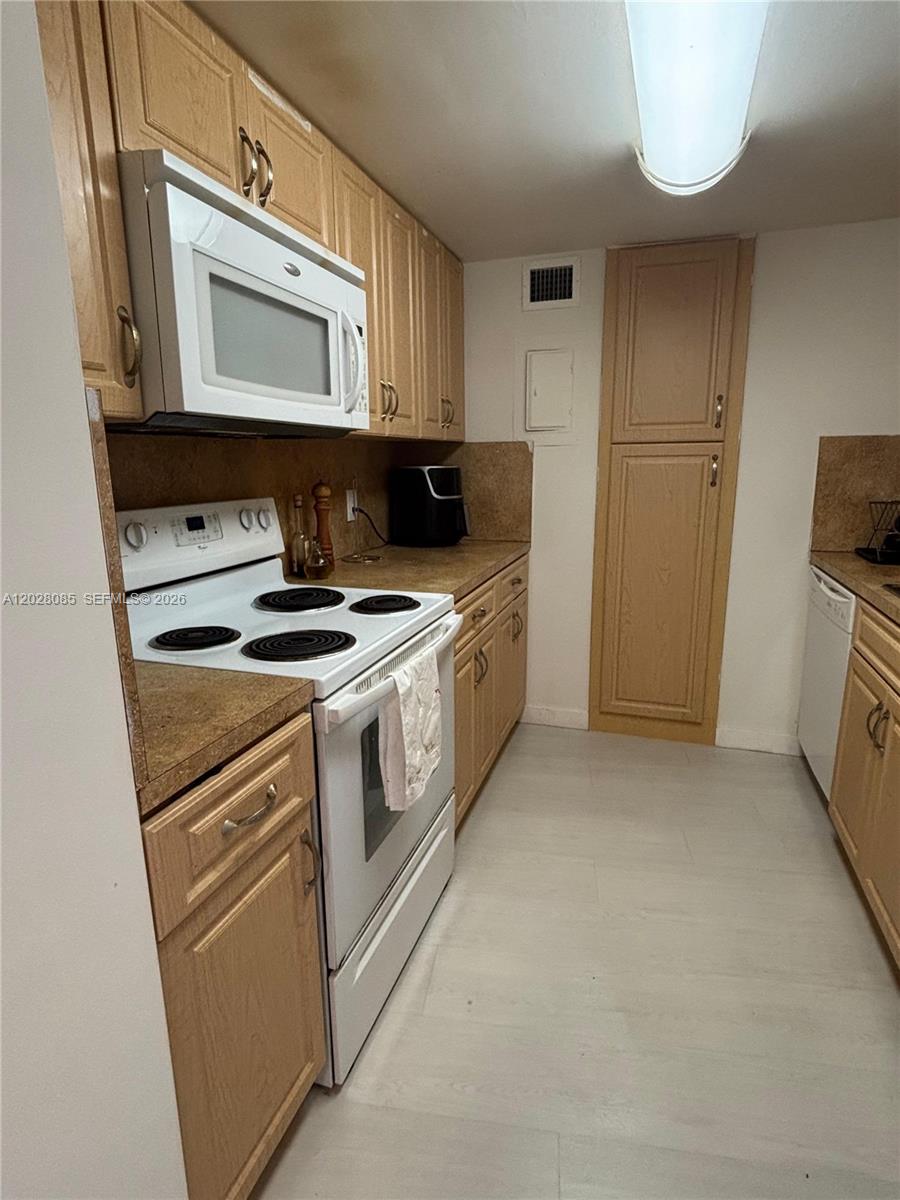 KING COLE CONDO - Residential Lease