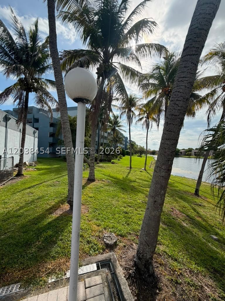 THE BEACH CLUB FONTAINEBL - Residential