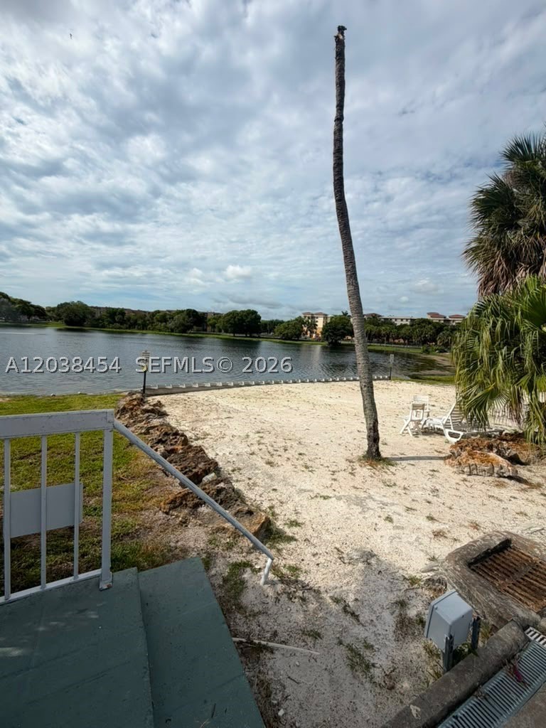 THE BEACH CLUB FONTAINEBL - Residential