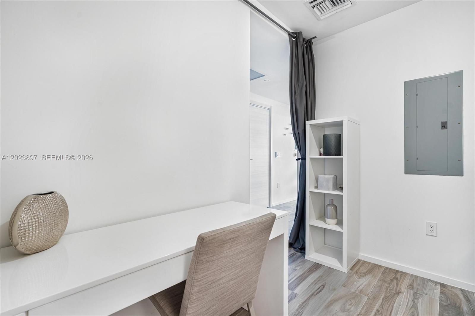 801 SMA RESIDENCES CONDO - Residential