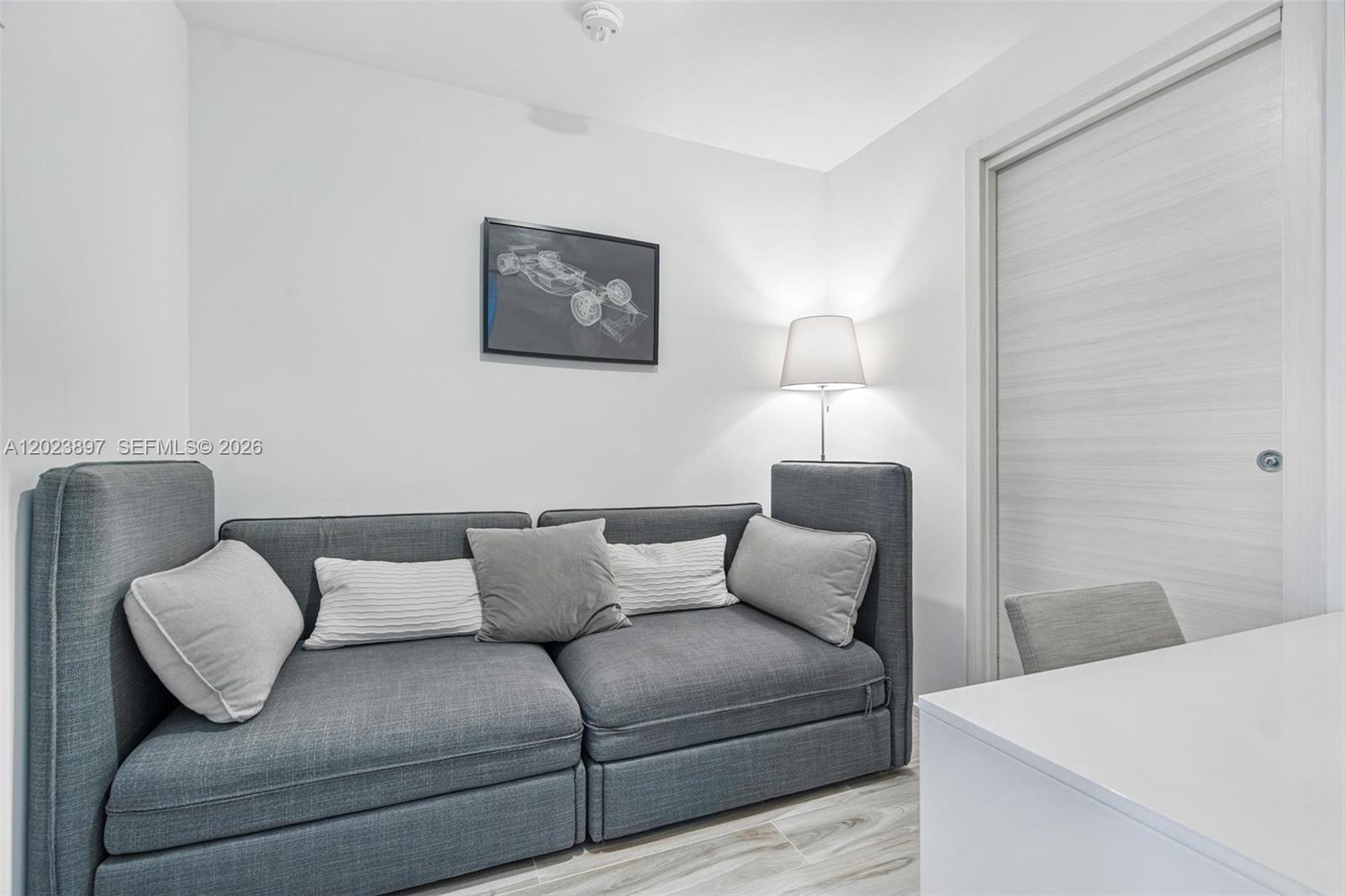 801 SMA RESIDENCES CONDO - Residential