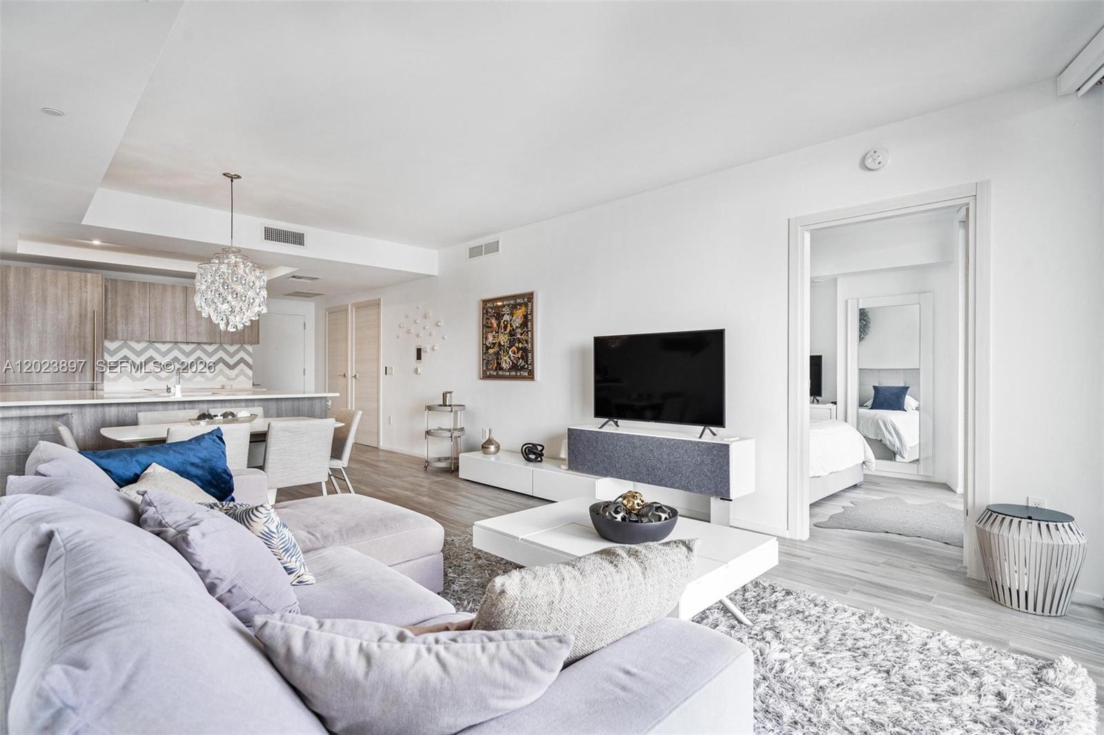 801 SMA RESIDENCES CONDO - Residential