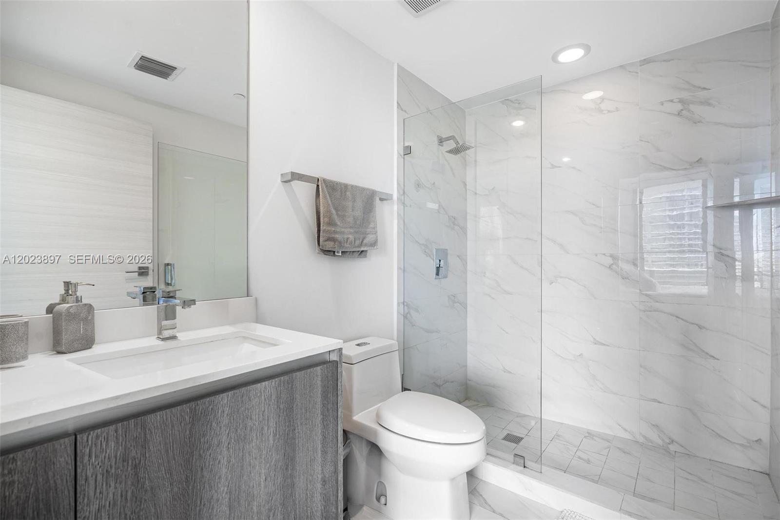 801 SMA RESIDENCES CONDO - Residential