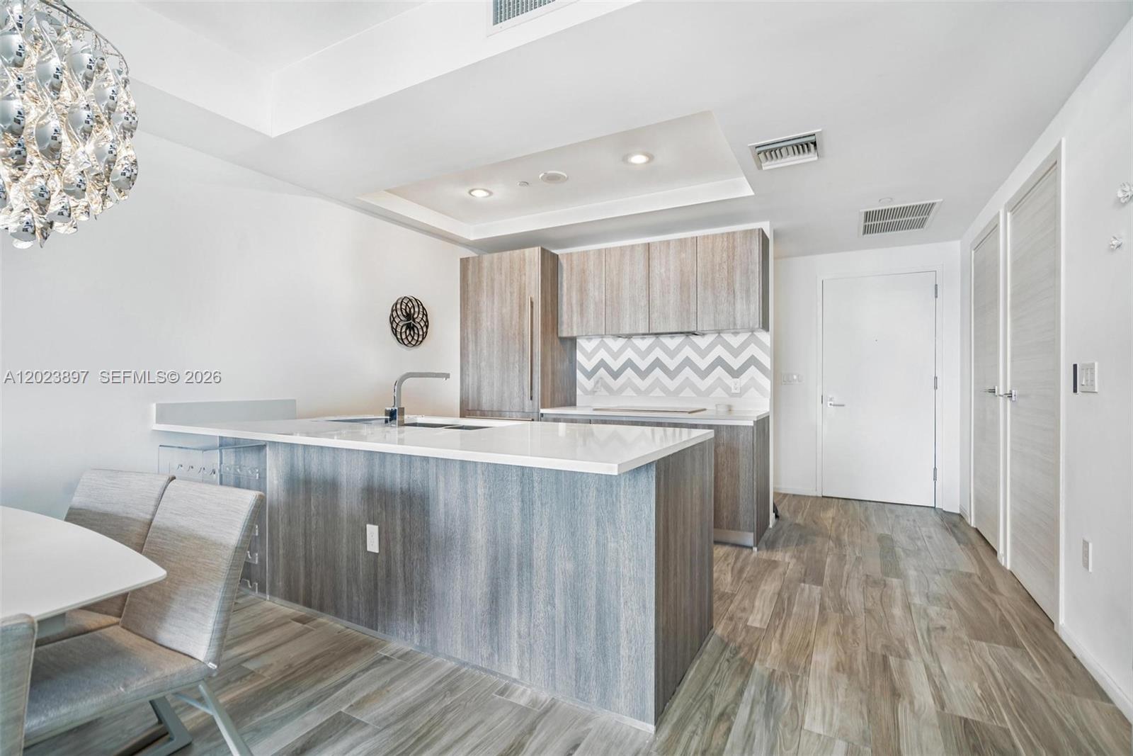 801 SMA RESIDENCES CONDO - Residential