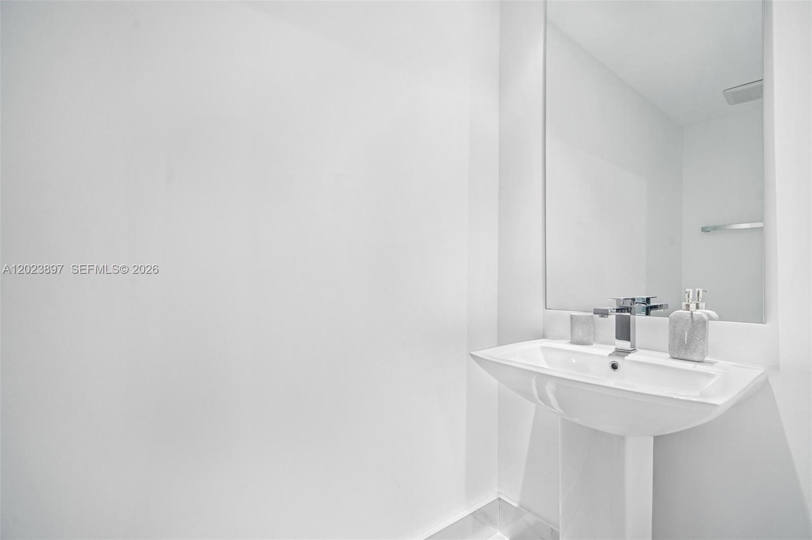 801 SMA RESIDENCES CONDO - Residential