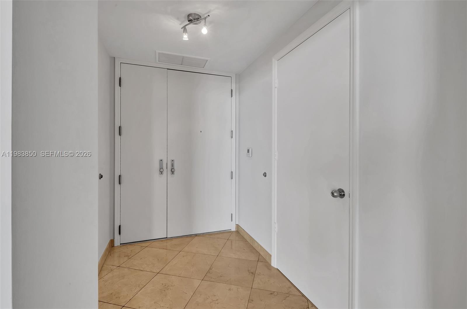 THREE TEQUESTA POINT COND - Residential