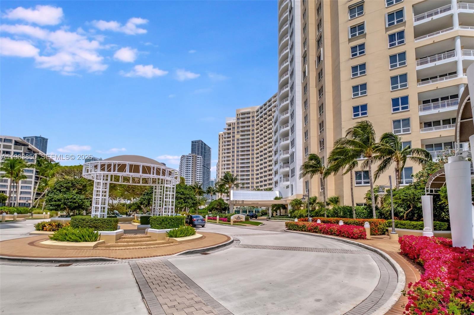 THREE TEQUESTA POINT COND - Residential