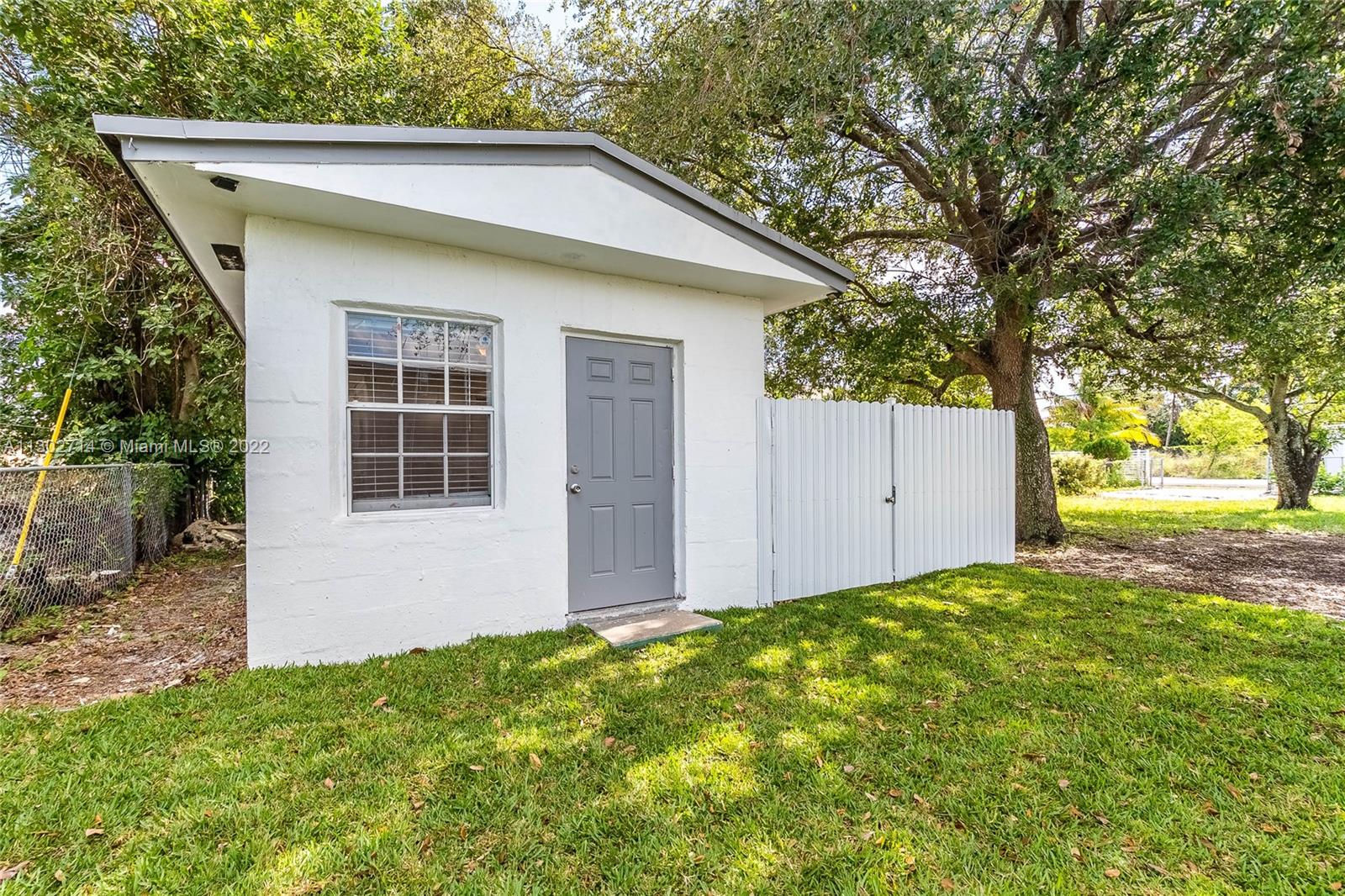STEPHEN MANOR - Residential Lease