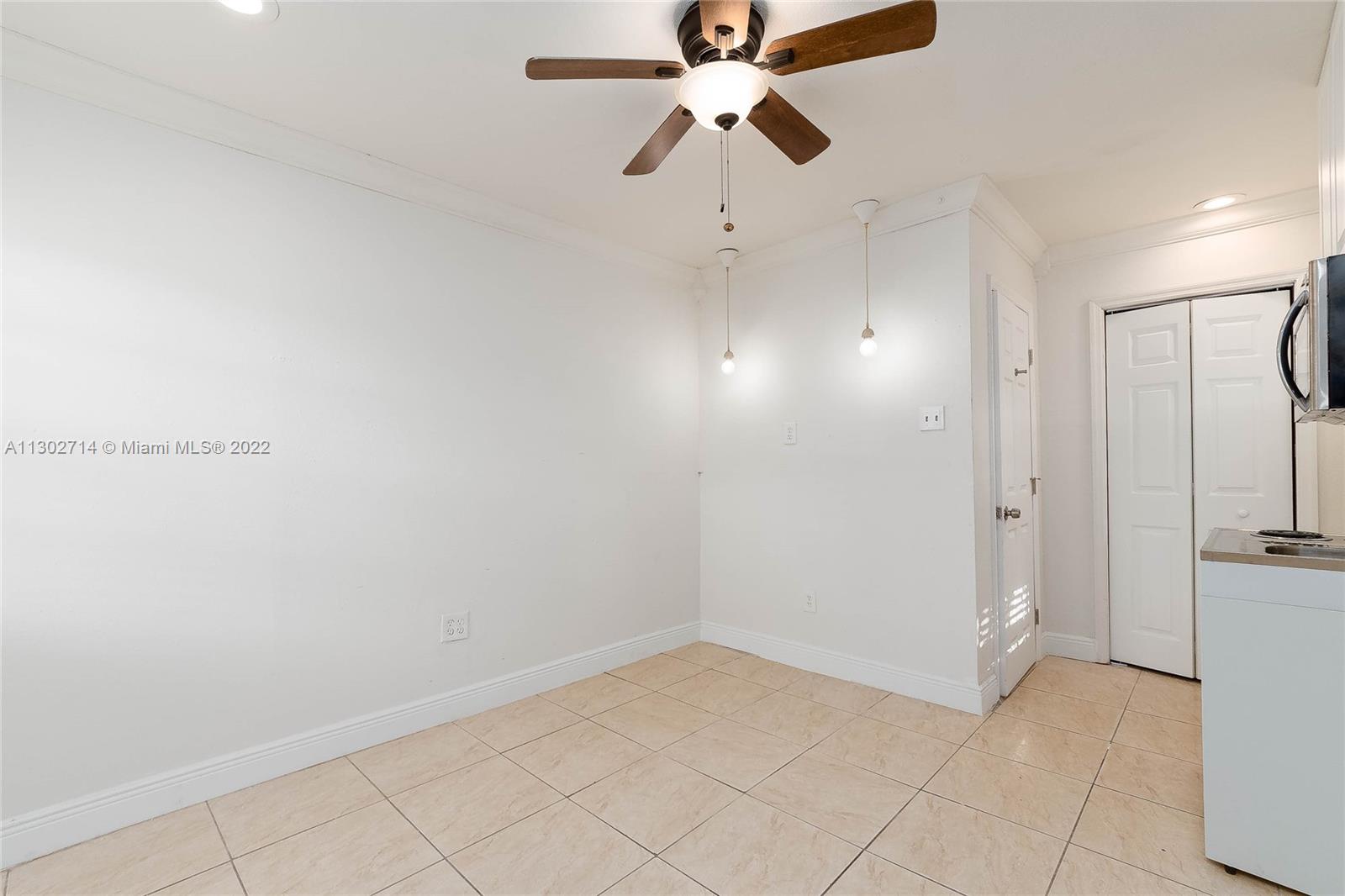 STEPHEN MANOR - Residential Lease