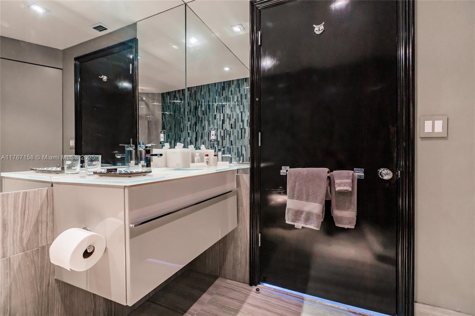 PORTOFINO TOWER CONDO - Residential Lease