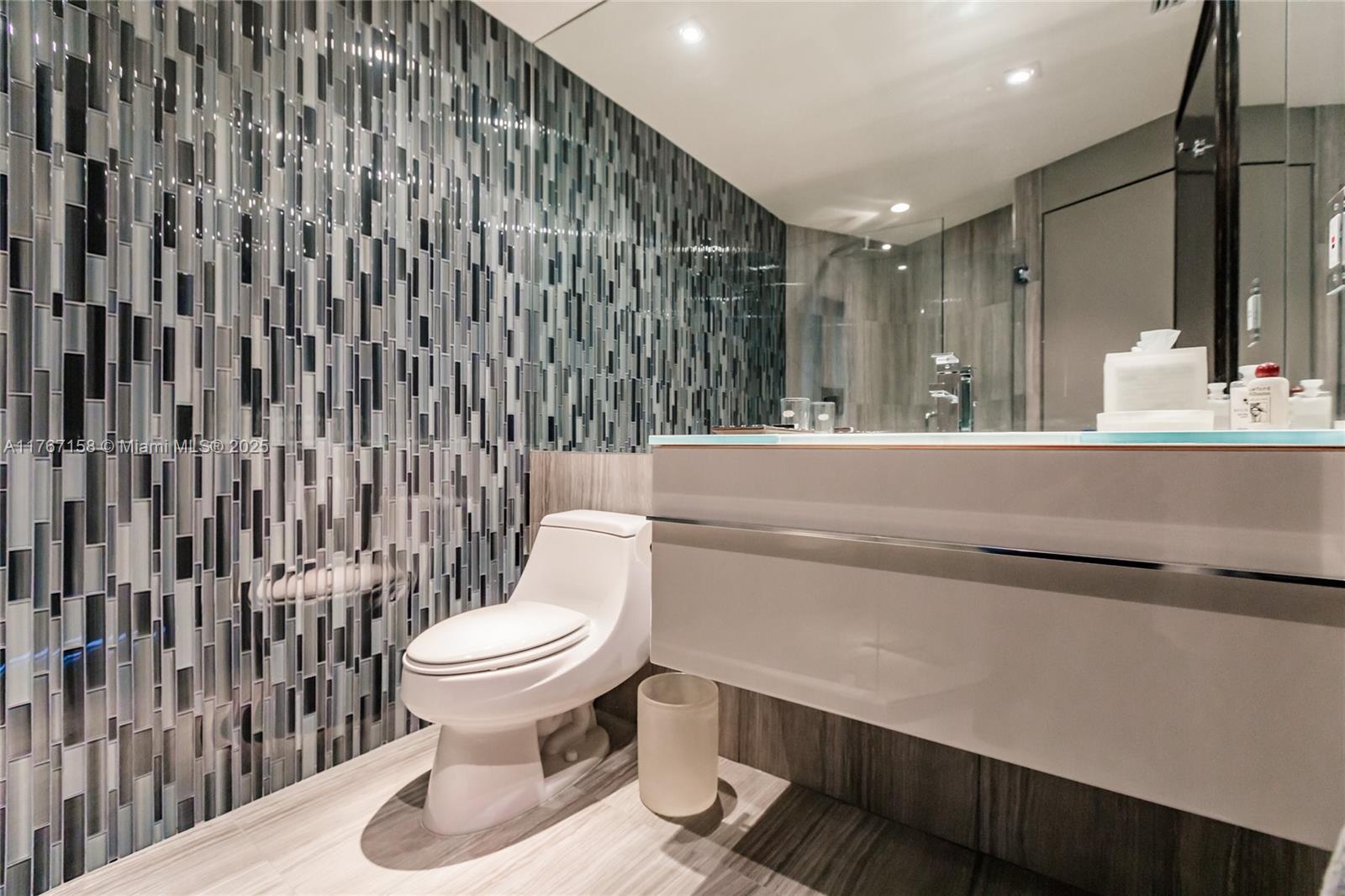 PORTOFINO TOWER CONDO - Residential Lease