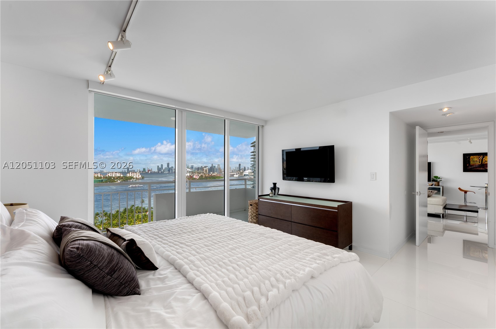 SOUTH POINTE TOWERS CONDO - Residential