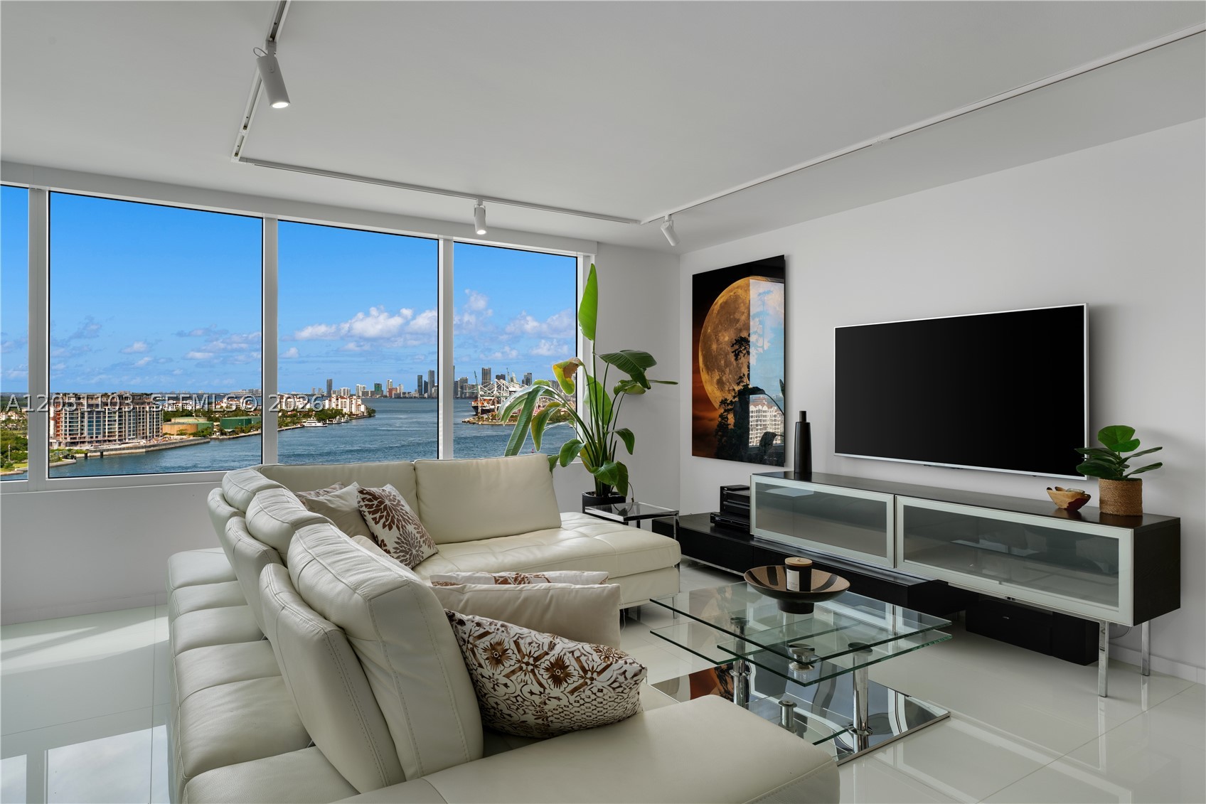 SOUTH POINTE TOWERS CONDO - Residential
