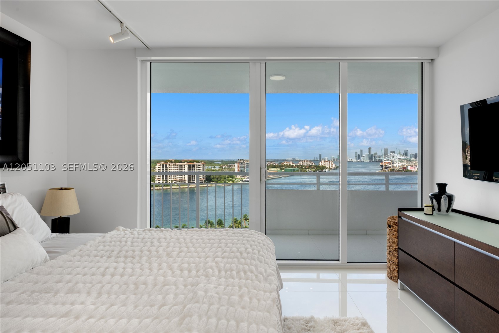 SOUTH POINTE TOWERS CONDO - Residential
