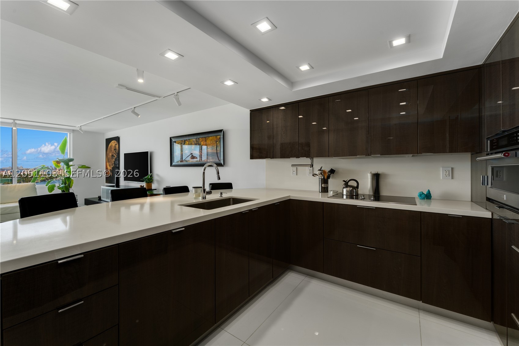SOUTH POINTE TOWERS CONDO - Residential