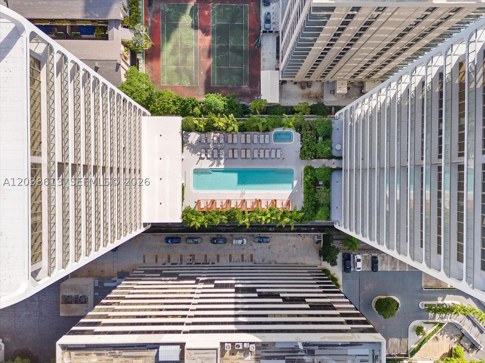 MR. C RESIDENCES BAYSHORE - Residential
