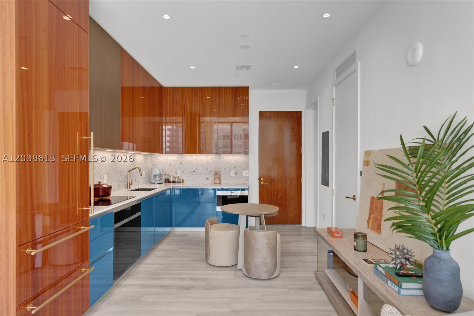 MR. C RESIDENCES BAYSHORE - Residential