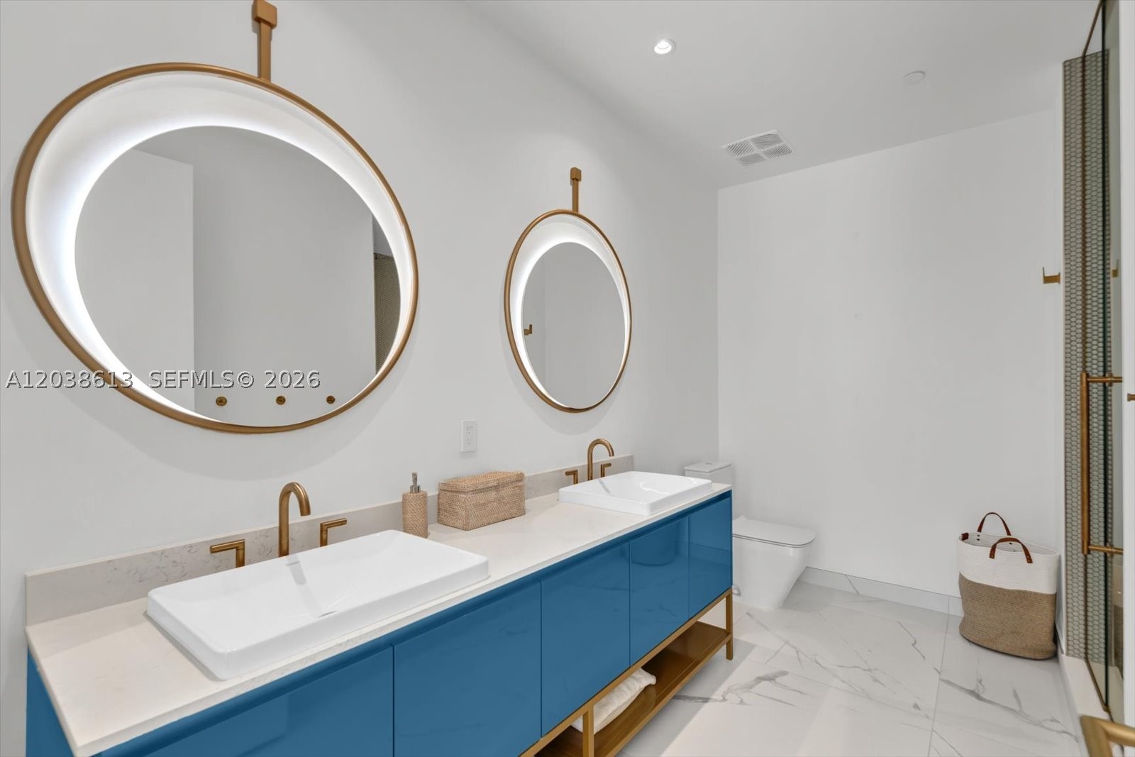 MR. C RESIDENCES BAYSHORE - Residential