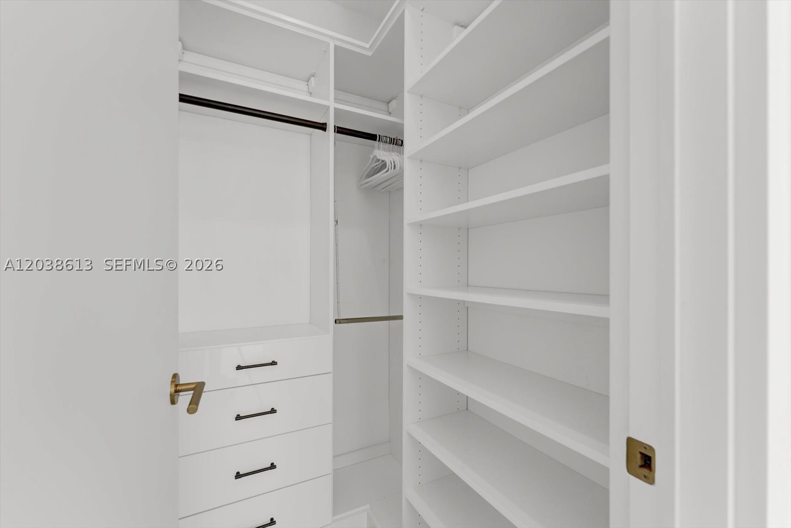 MR. C RESIDENCES BAYSHORE - Residential