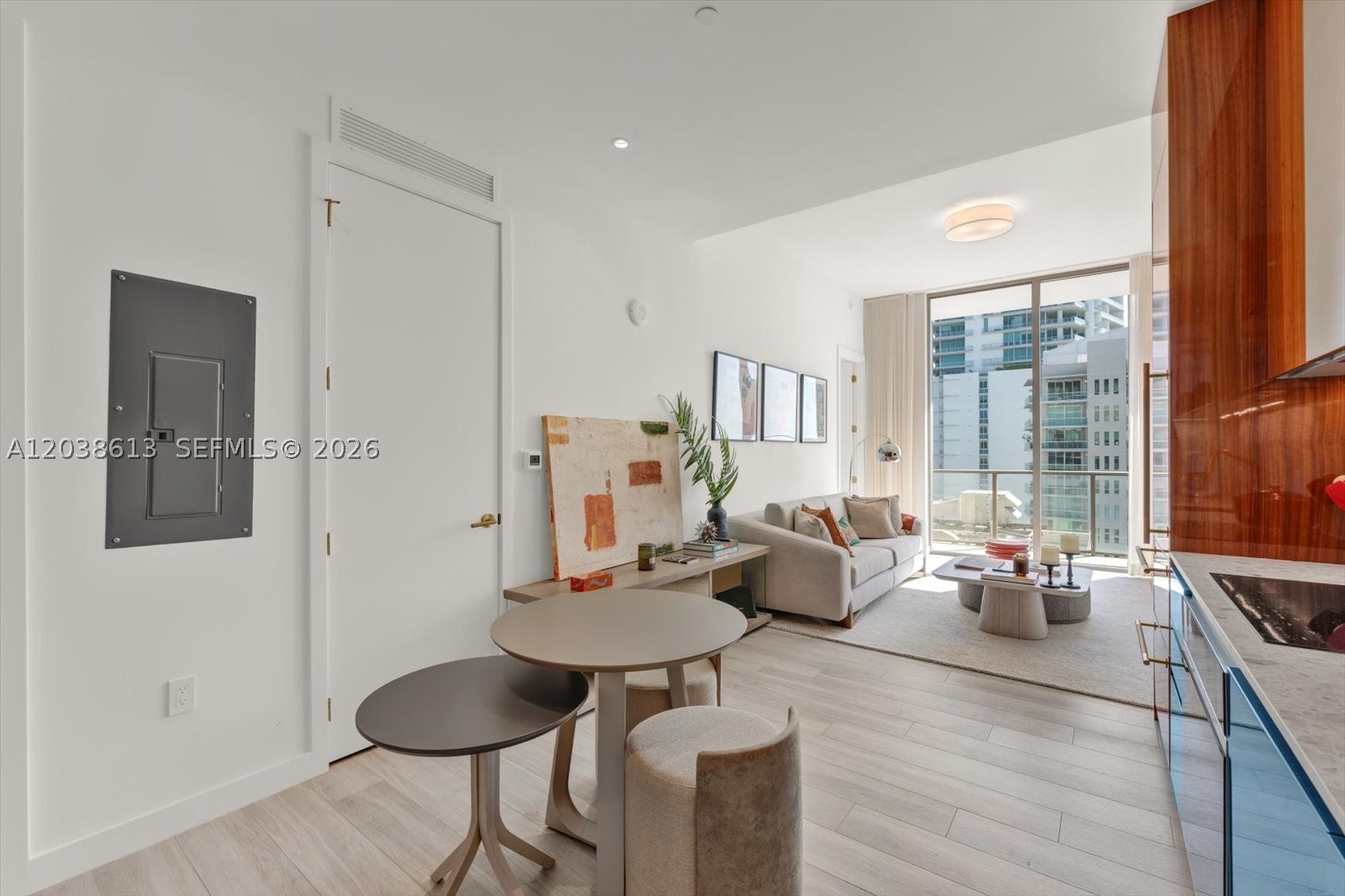 MR. C RESIDENCES BAYSHORE - Residential