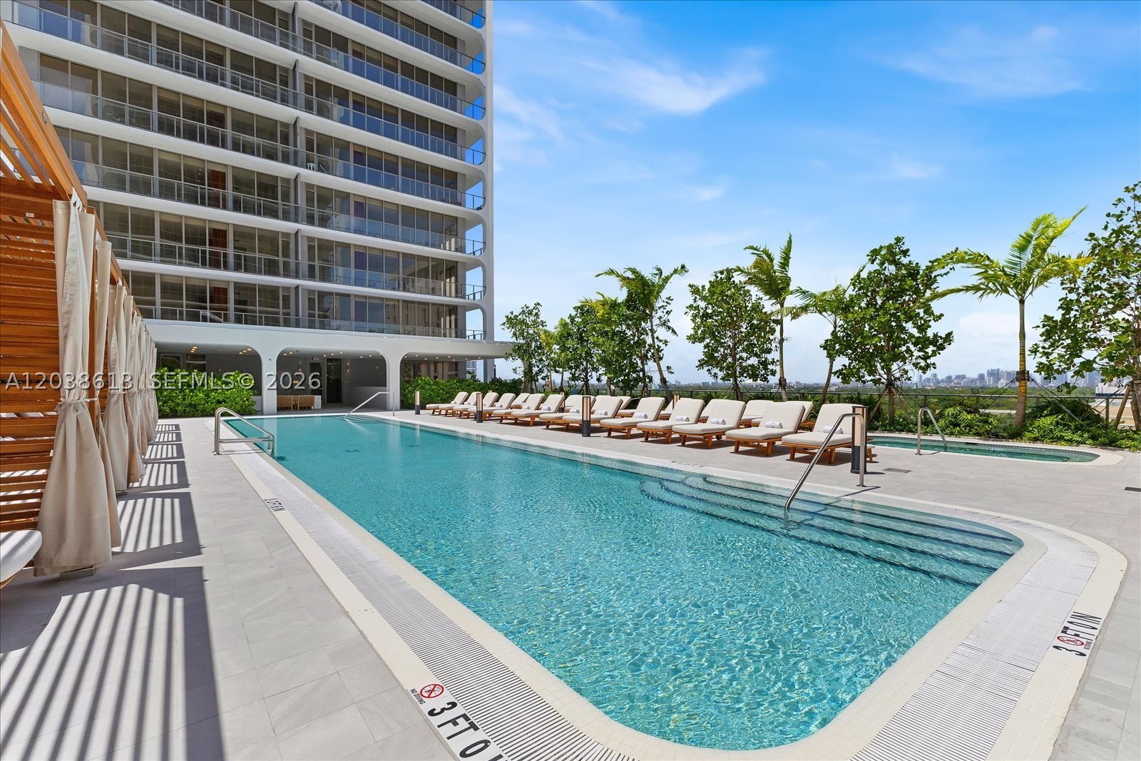 MR. C RESIDENCES BAYSHORE - Residential