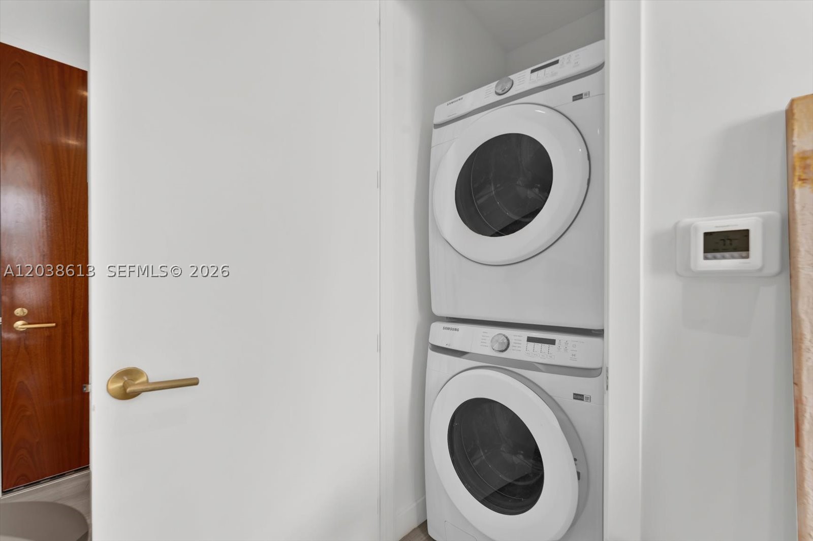 MR. C RESIDENCES BAYSHORE - Residential