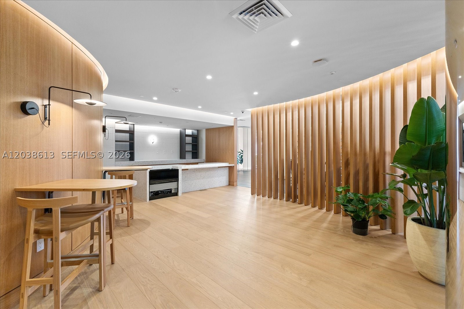 MR. C RESIDENCES BAYSHORE - Residential