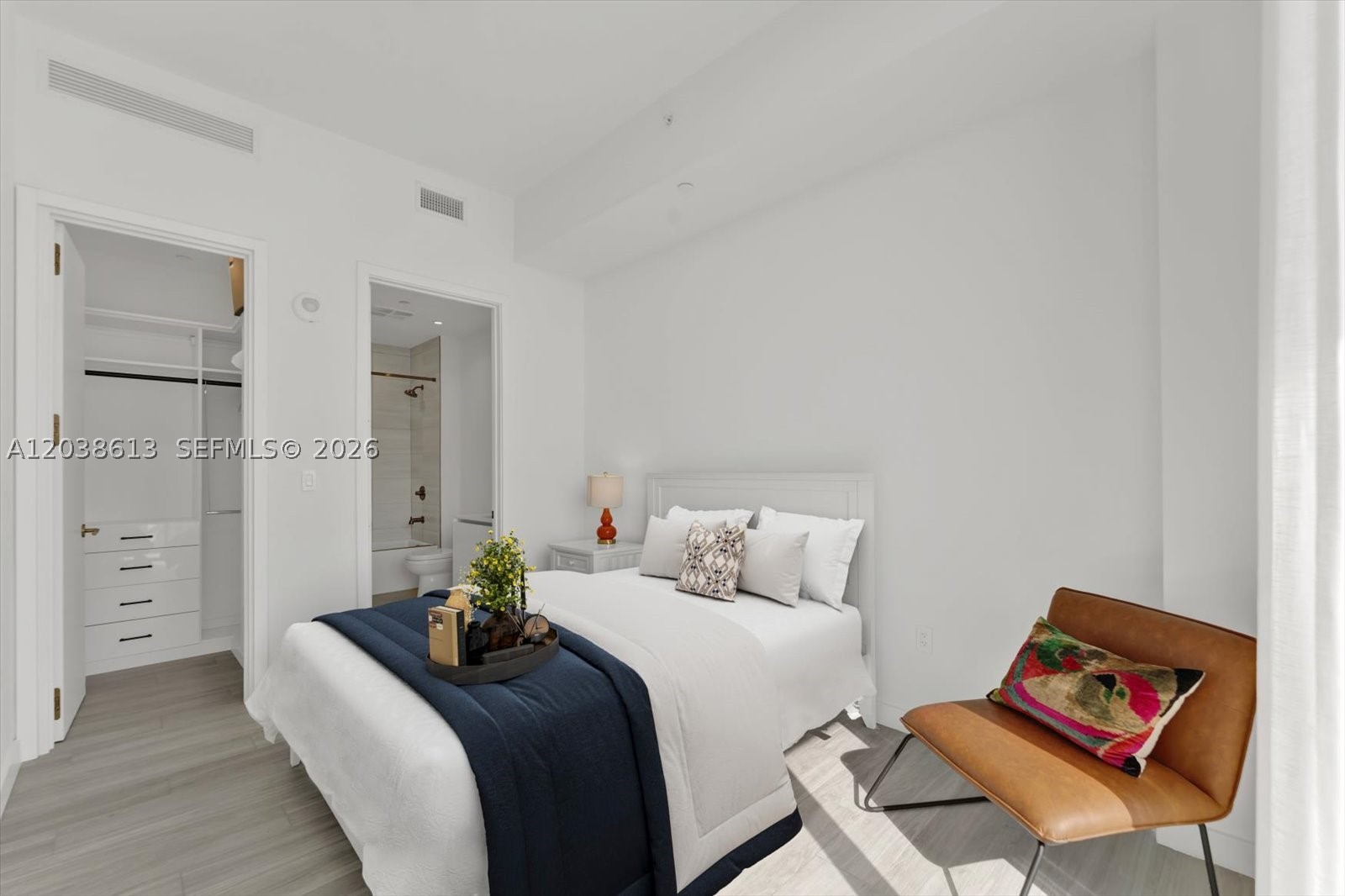 MR. C RESIDENCES BAYSHORE - Residential