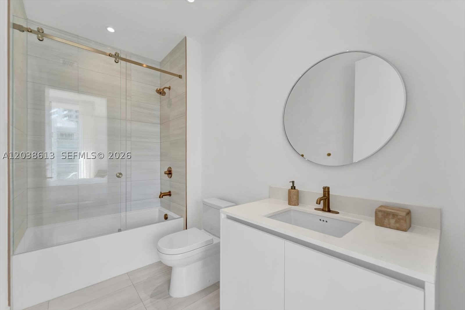 MR. C RESIDENCES BAYSHORE - Residential