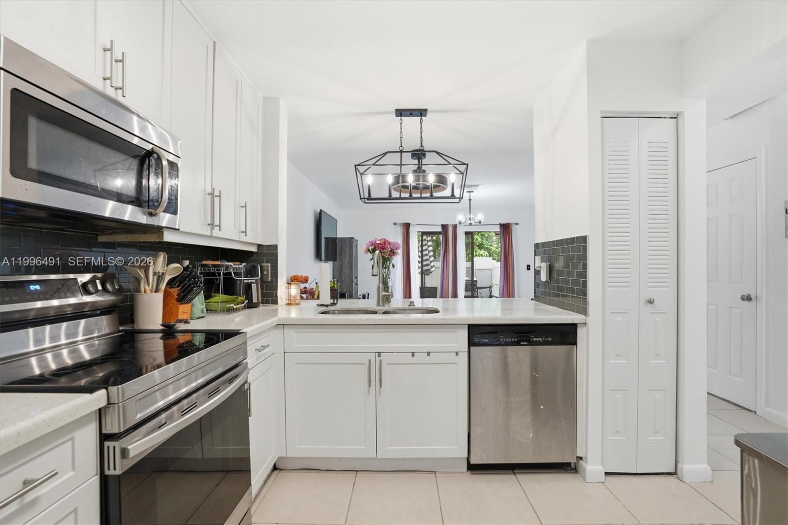 PEMBROKE LAKES SECTION EI - Residential