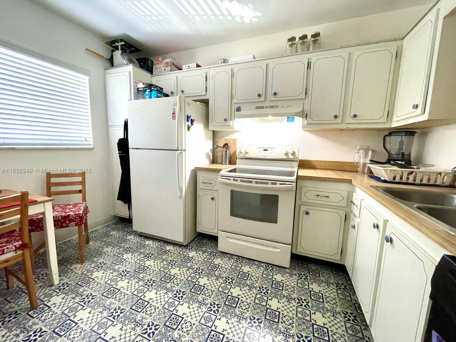 SABAL PINE SOUTH CONDO - Residential
