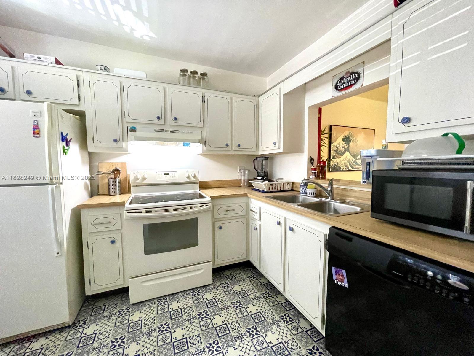 SABAL PINE SOUTH CONDO - Residential
