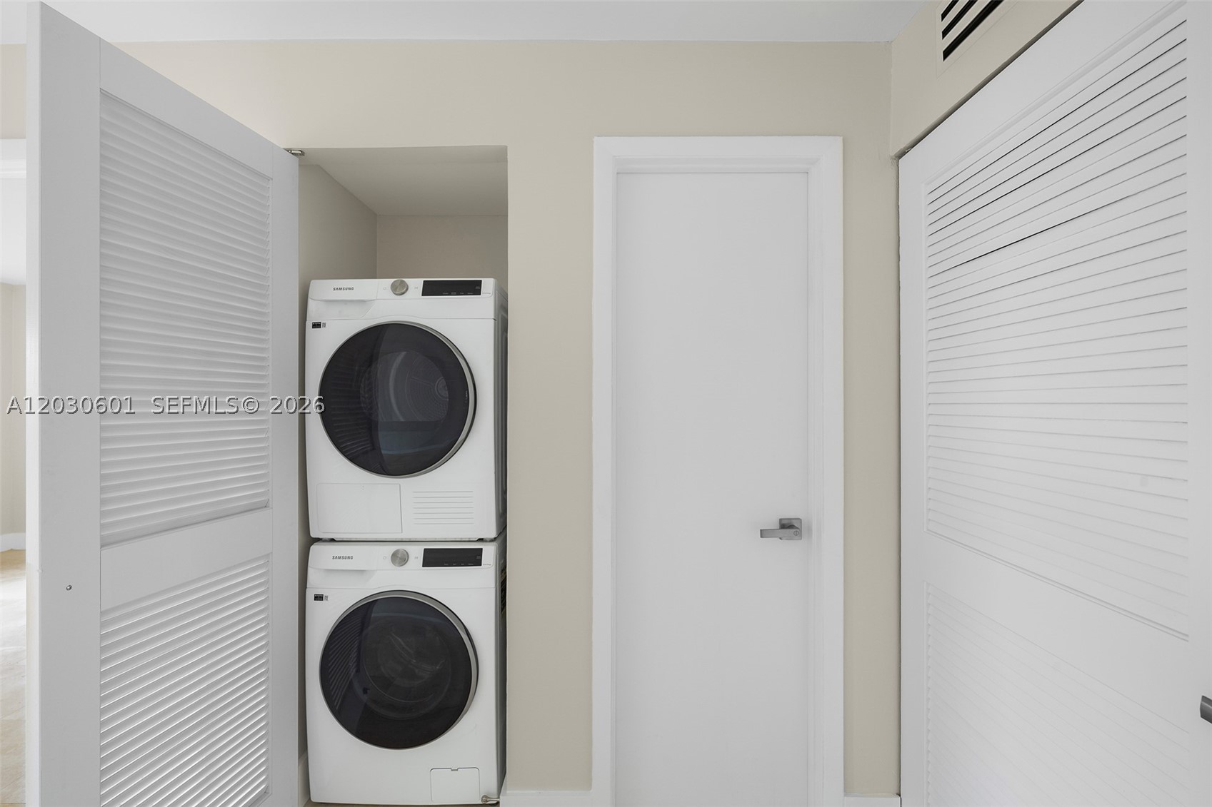 LINCOLN PLACE RESIDENCES - Residential Lease