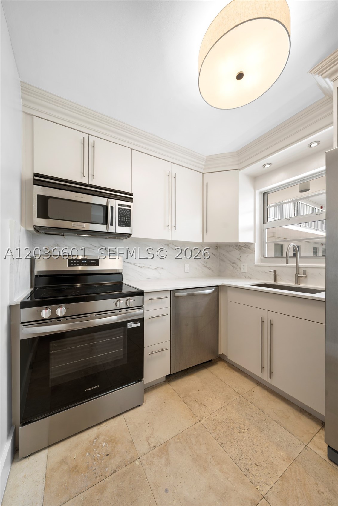 LINCOLN PLACE RESIDENCES - Residential Lease