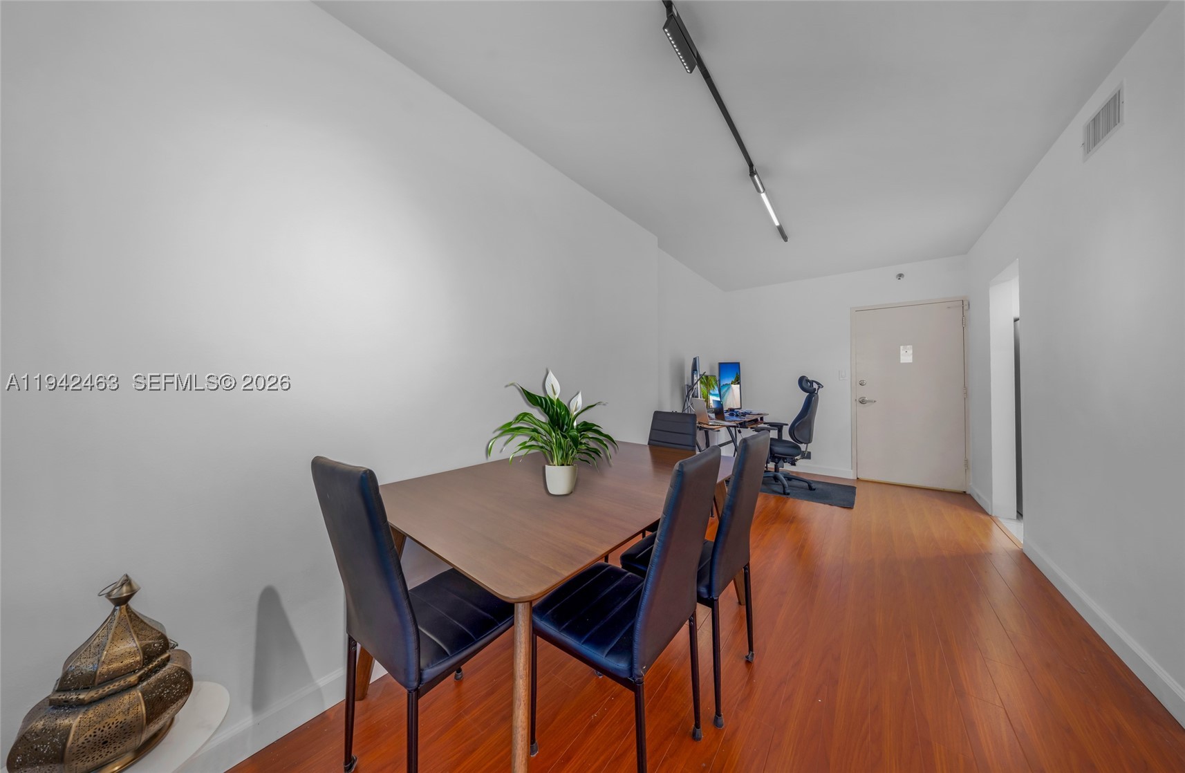 MIRADOR 1200 CONDO - Residential
