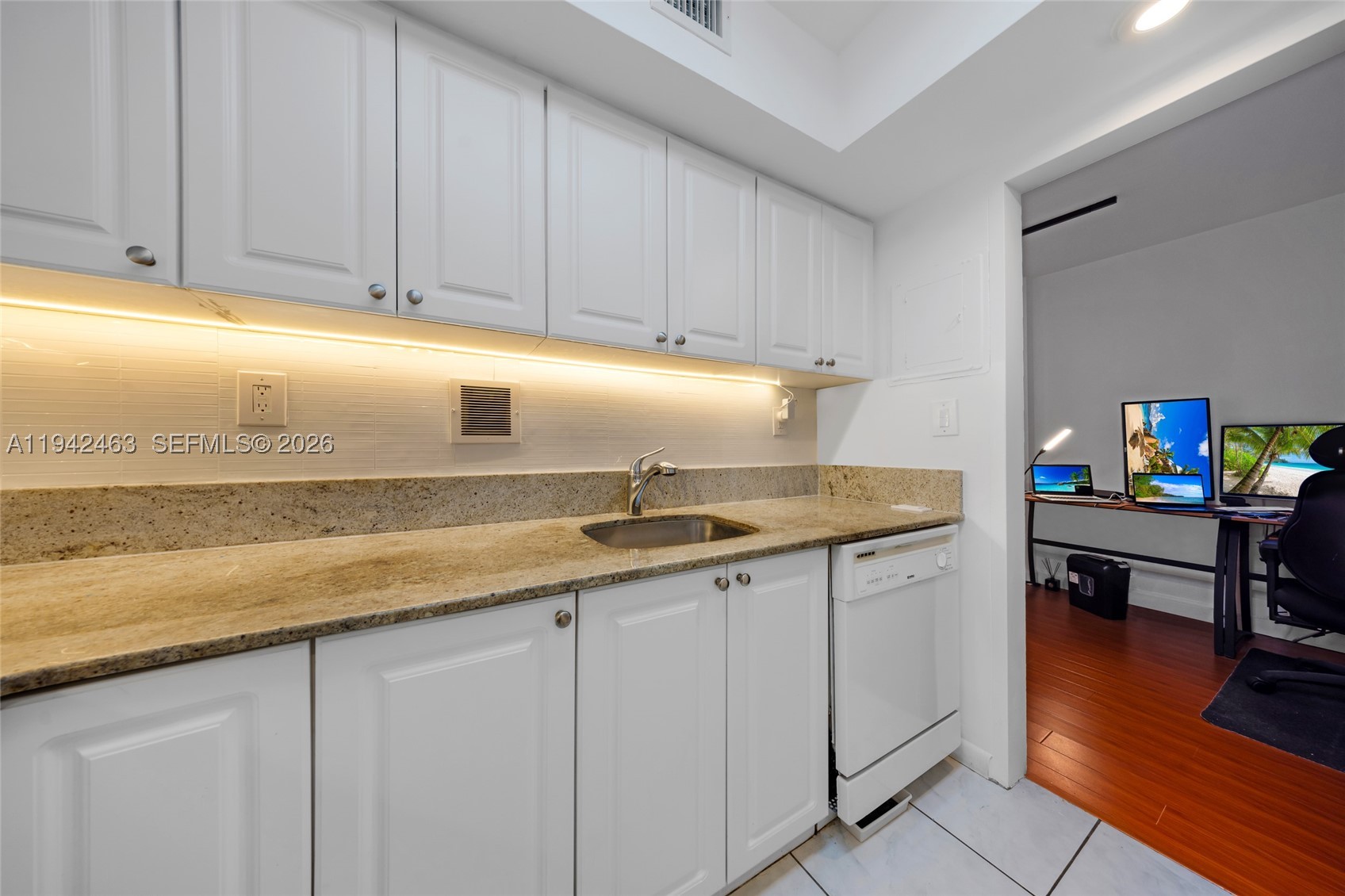 MIRADOR 1200 CONDO - Residential