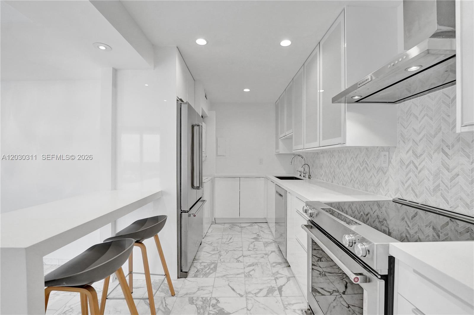 TURNBERRY ISLE CONDO - Residential Lease