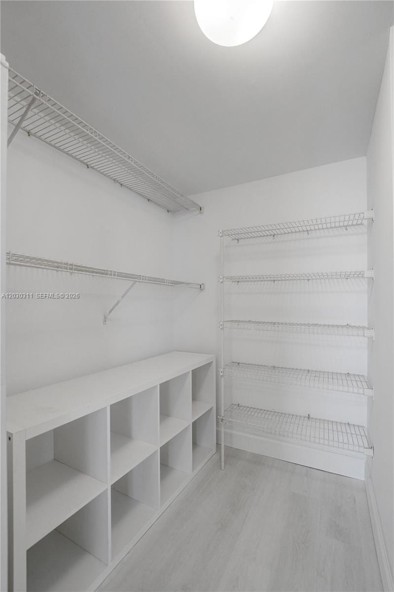 TURNBERRY ISLE CONDO - Residential Lease