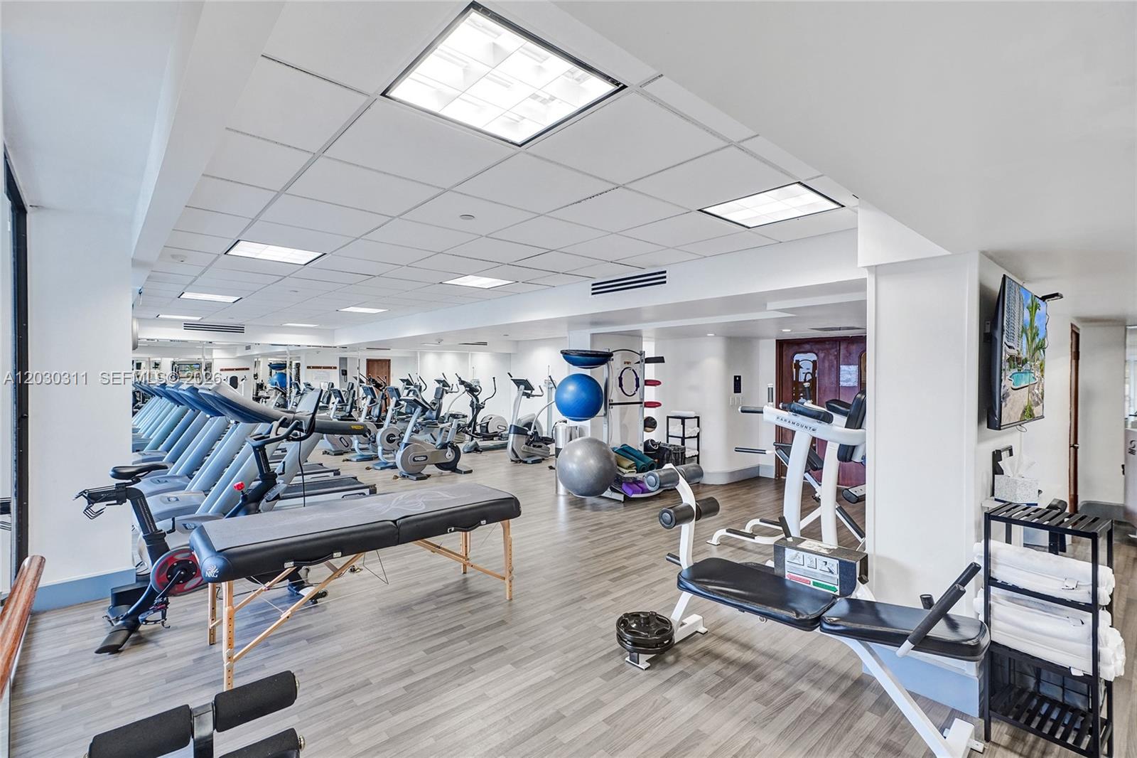 TURNBERRY ISLE CONDO - Residential Lease