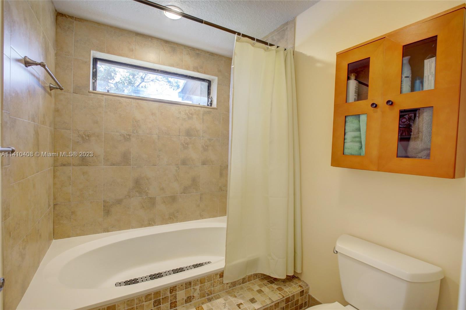 FAIRWAY COVE - Residential