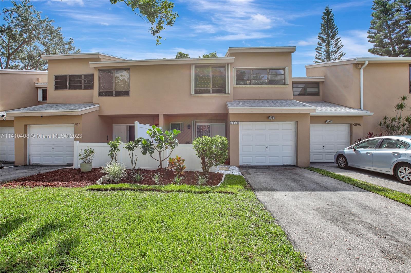 FAIRWAY COVE - Residential