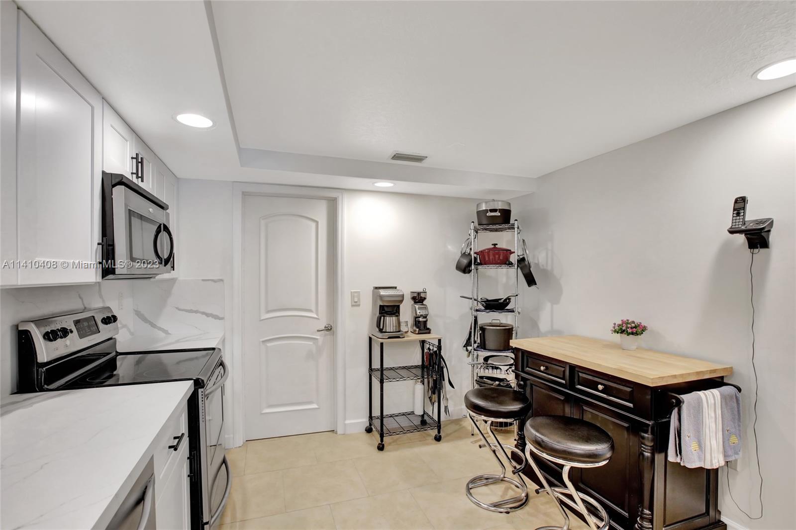 FAIRWAY COVE - Residential