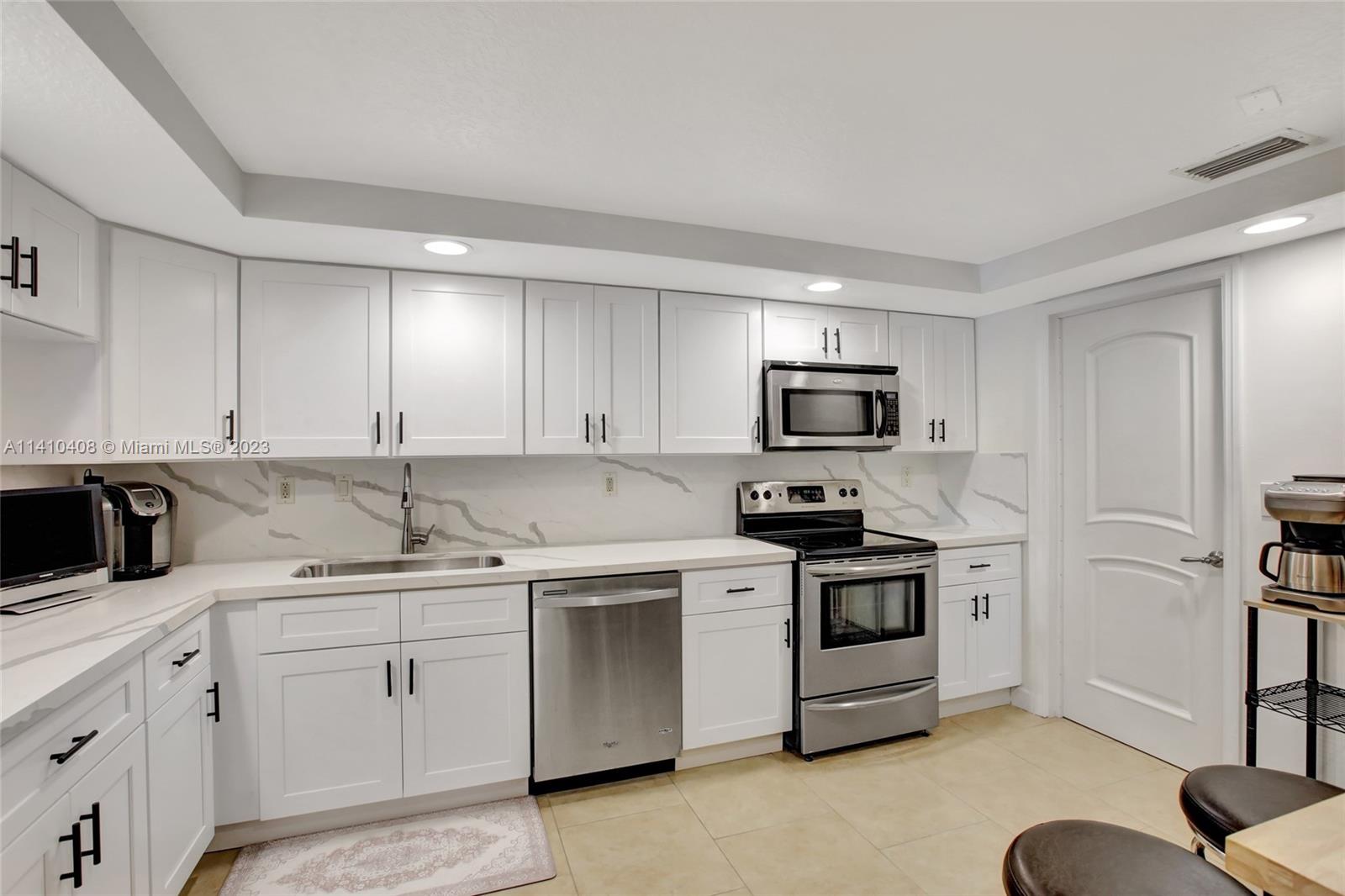 FAIRWAY COVE - Residential