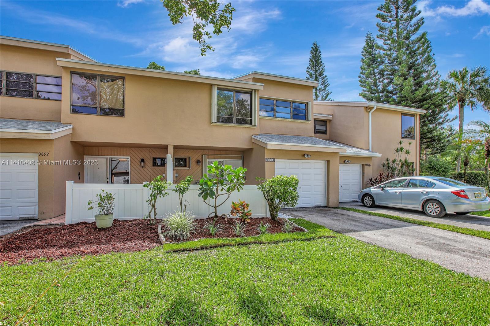 FAIRWAY COVE - Residential