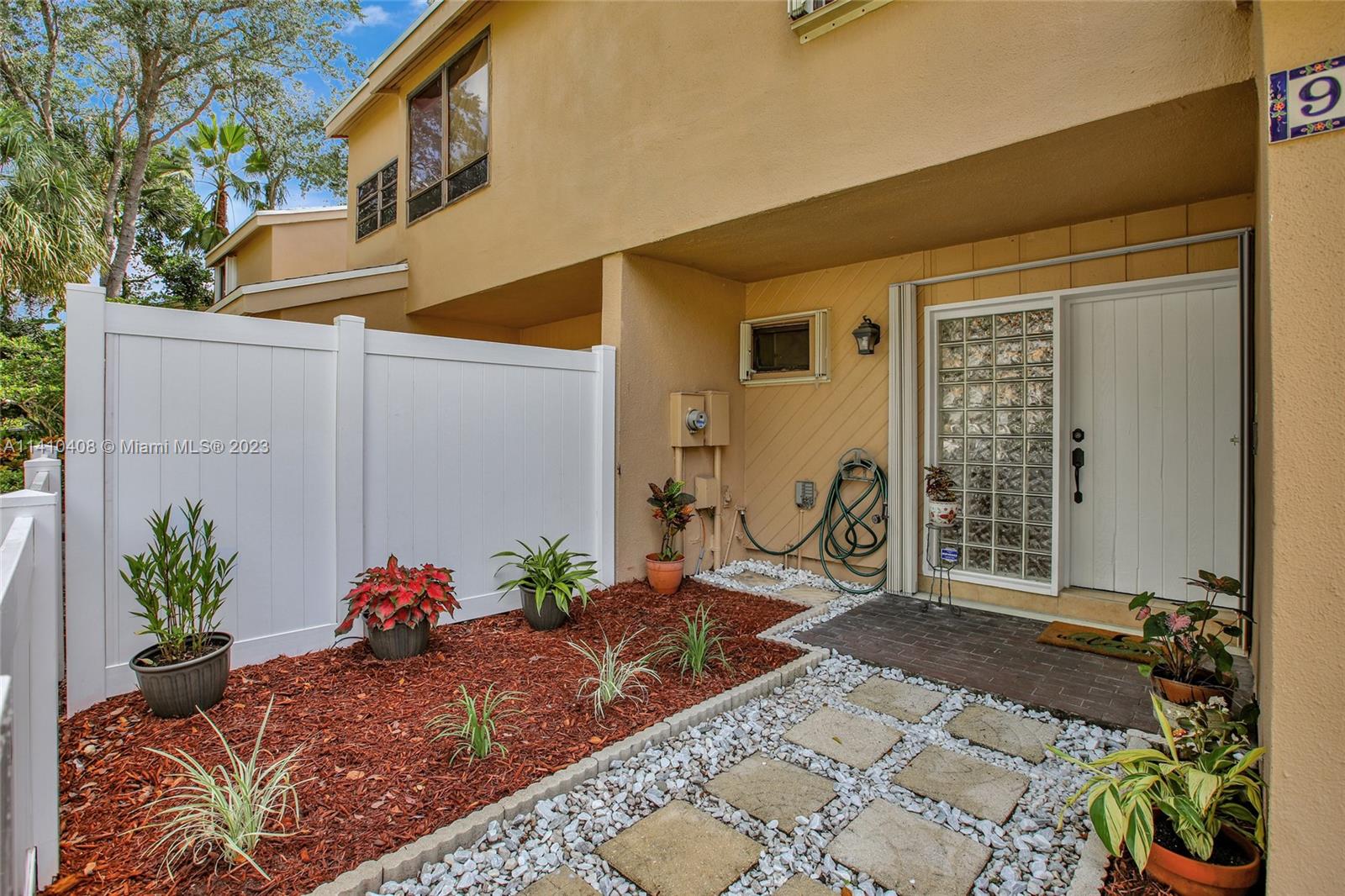 FAIRWAY COVE - Residential