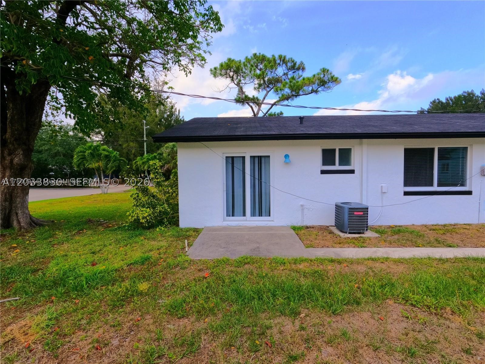 PALM BEACH FARMS CO 7 - Residential Lease