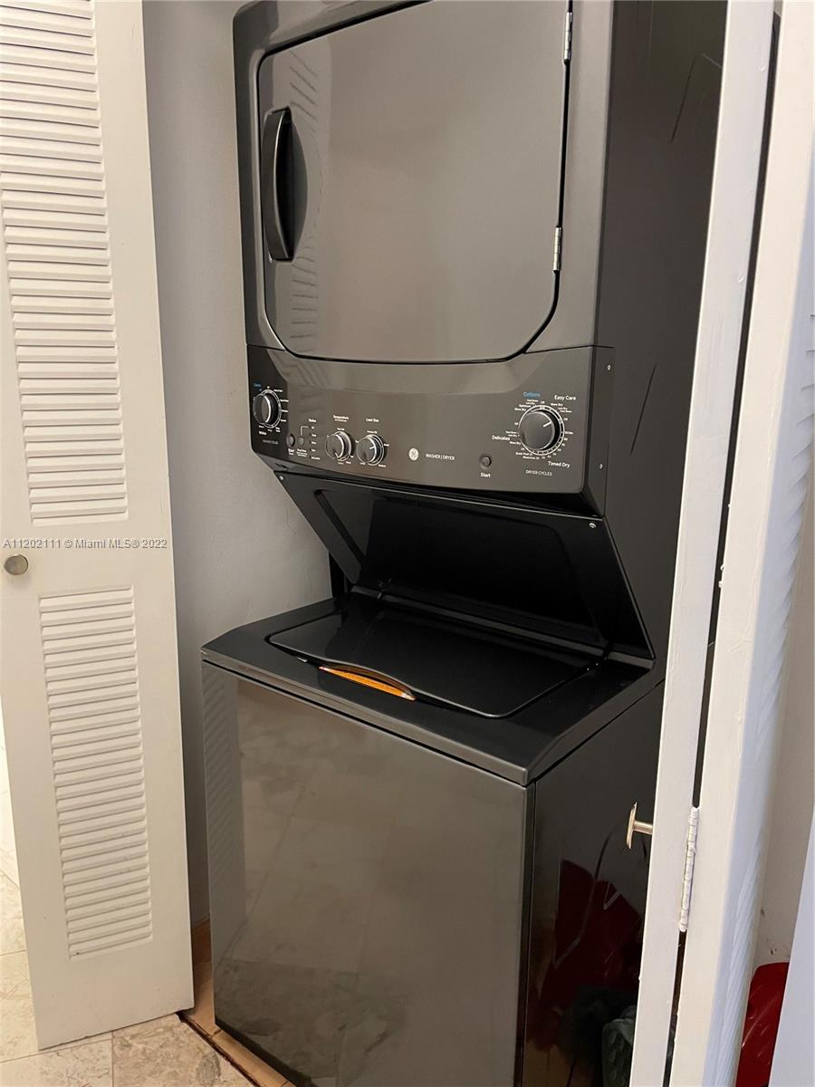 MYSTIC POINTE TOWER 600 C - Residential Lease