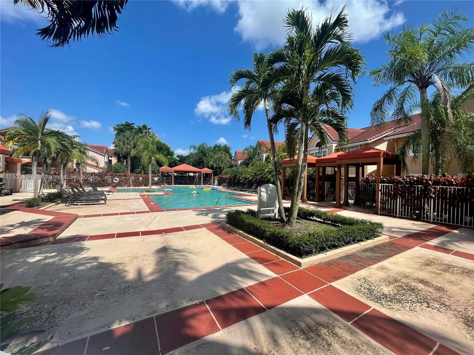 BISCAYNE BEACH CLUB CONDO - Residential