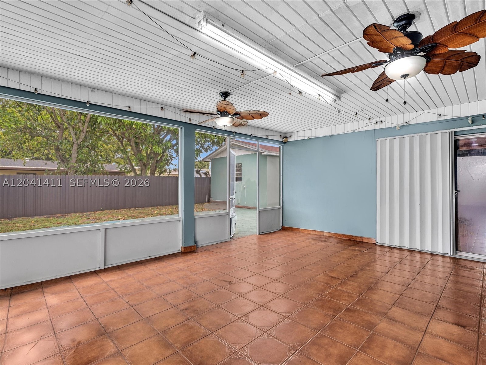 MIAMI GARDENS MANOR SEC 4 - Residential